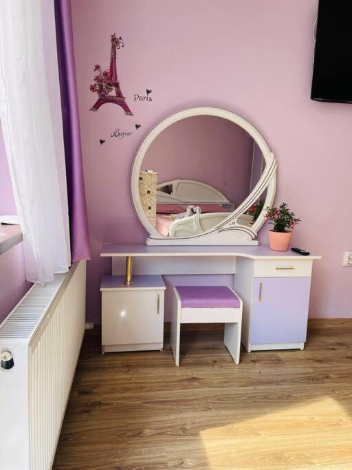 Lavender Luxury Apartment Nagyvárad Kültér fotó