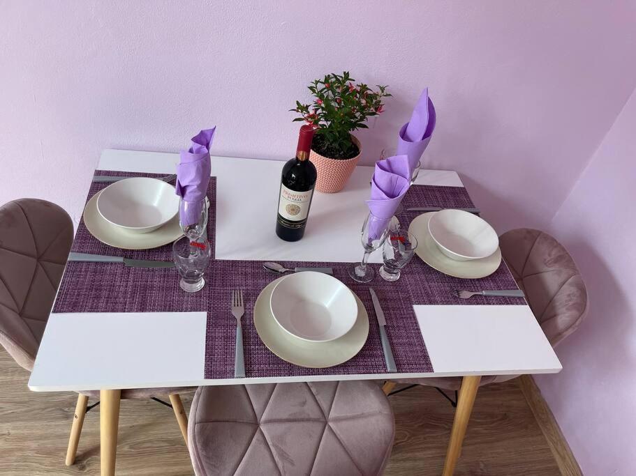Lavender Luxury Apartment Nagyvárad Kültér fotó